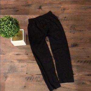 Cropped black leggings